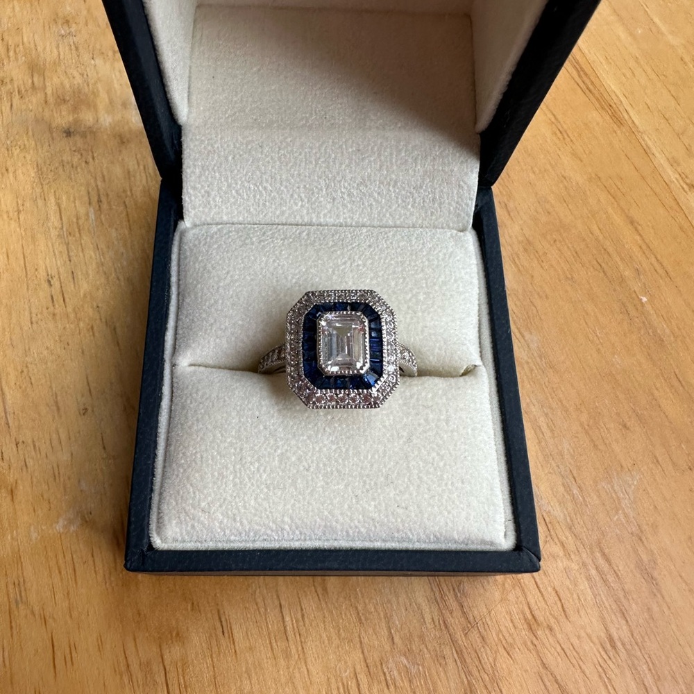 Elegant Blue & White Cubic Zirconia Gemstone Ring